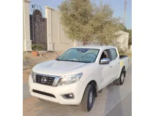2022 Nissan Navara في Abu Dhabi سيارة مستعملة