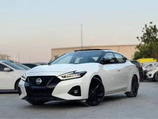 2021 Nissan Maxima في Dubai سيارة مستعملة