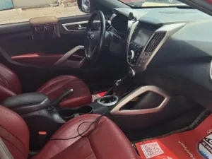2017 Hyundai Veloster standard