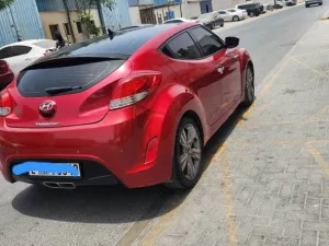 2017 Hyundai Veloster standard