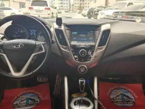 2017 Hyundai Veloster standard