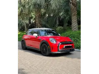 2022 Mini Cooper في Dubai سيارة مستعملة