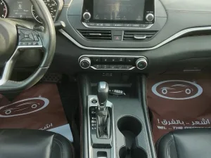 2020 Nissan Altima SR