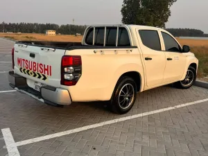 2022 Mitsubishi L200 double-cab