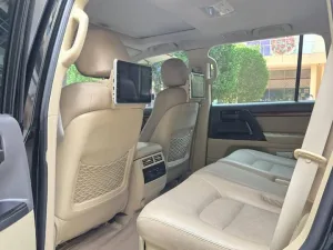 2017 Toyota Land Cruiser GXR