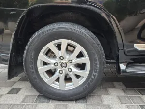 2017 Toyota Land Cruiser GXR