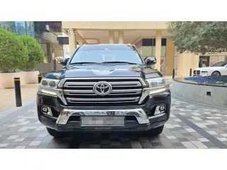 2017 Toyota Land Cruiser in Dubai used car
