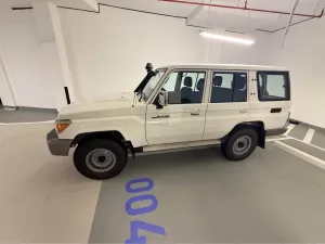 2018 تويوتا لاند كروزر GR Sport