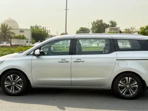 2020 Kia Carnival LX