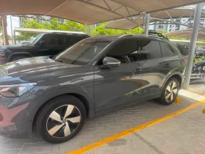 2025 Volkswagen Tiguan SE R-Line Black