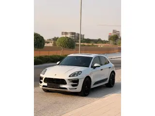 2017 Porsche Macan in Sharjah used car
