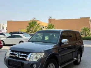 2013 Mitsubishi Pajero GLS