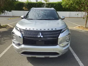 2024 Mitsubishi Outlander ES
