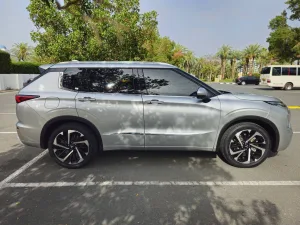 2024 Mitsubishi Outlander ES