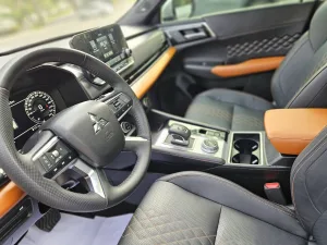 2024 Mitsubishi Outlander ES