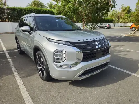 2024 Mitsubishi Outlander ES