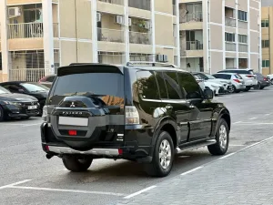 2015 Mitsubishi Pajero GLS