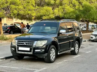 2015 Mitsubishi Pajero in Sharjah used car