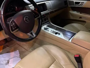 2015 Jaguar XF Prestige