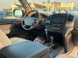 2011 Toyota Land Cruiser GXR