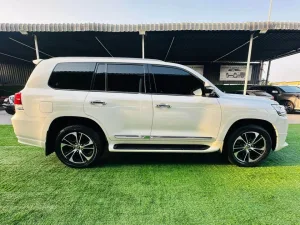 2021 Toyota Land Cruiser VXR