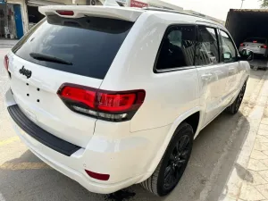 2020 Jeep Grand Cherokee Laredo E