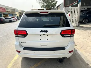 2020 Jeep Grand Cherokee Laredo E