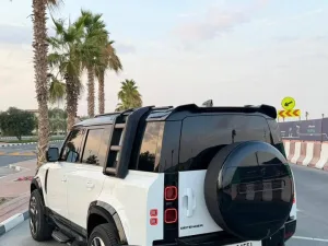 2023 Land Rover Defender 110 SE
