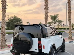 2023 Land Rover Defender 110 SE