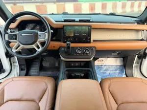 2023 Land Rover Defender 110 SE