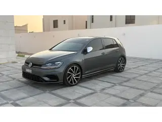 2019 Volkswagen Golf in Abu Dhabi used car