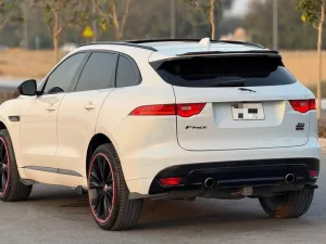 2017 Jaguar F-Pace Prestige