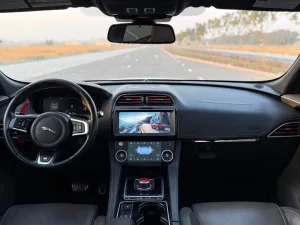 2017 Jaguar F-Pace Prestige