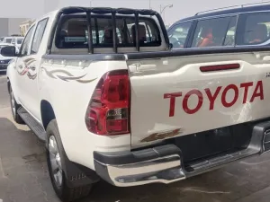 2025 Toyota Hilux SR