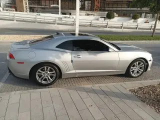 2015 Chevrolet Camaro في Dubai سيارة مستعملة