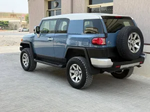 2023 تويوتا أف جي كروزر STD
