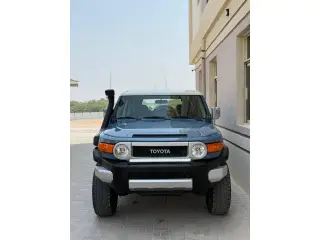 2023 Toyota FJ Cruiser في Dubai سيارة مستعملة