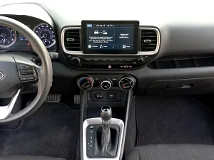2020 هيونداي فينيو SE