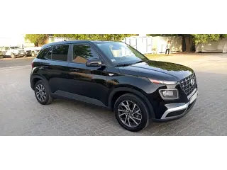 2020 Hyundai Venue في Dubai سيارة مستعملة