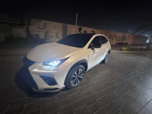 2020 لكزس NX - ان اكس NX300