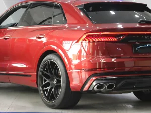 2021 اودي اس كيو ٨ Prestige