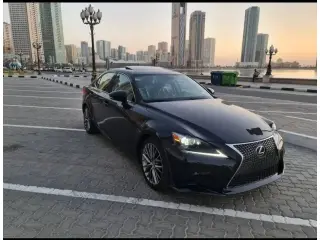 2015 Lexus IS في Dubai سيارة مستعملة