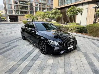 2016 Mercedes-Benz C-Class في Dubai سيارة مستعملة