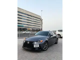2015 Lexus IS في Dubai سيارة مستعملة
