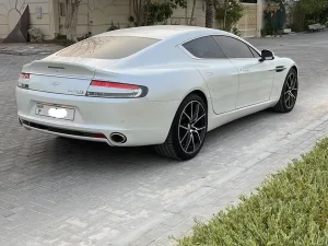 2017 استون مارتن رابيد Standard