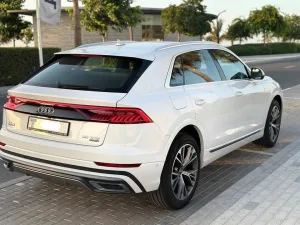 2019 اودي كيو ٨ Prestige