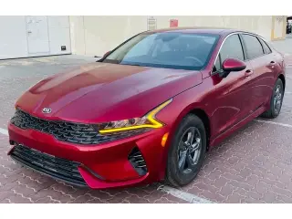 2021 Kia K5 في Sharjah سيارة مستعملة