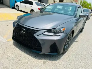 2015 Lexus IS في Dubai سيارة مستعملة