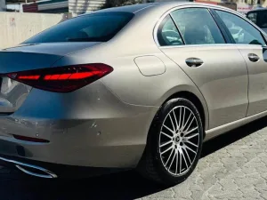 2022 مرسيدس-بنز آلفئة - C C300