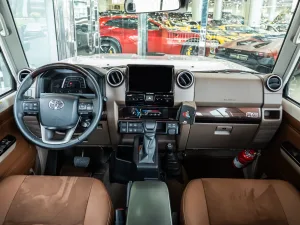 2025 تويوتا لاند كروزر 300 Sahara ZX
